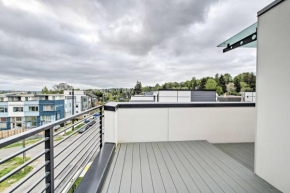Chic Seattle Townhome, 2 Mi to Pike Place Market!